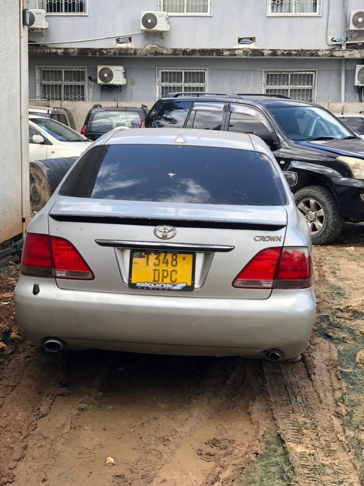 Toyota Crown Royal Saloon Kupatana