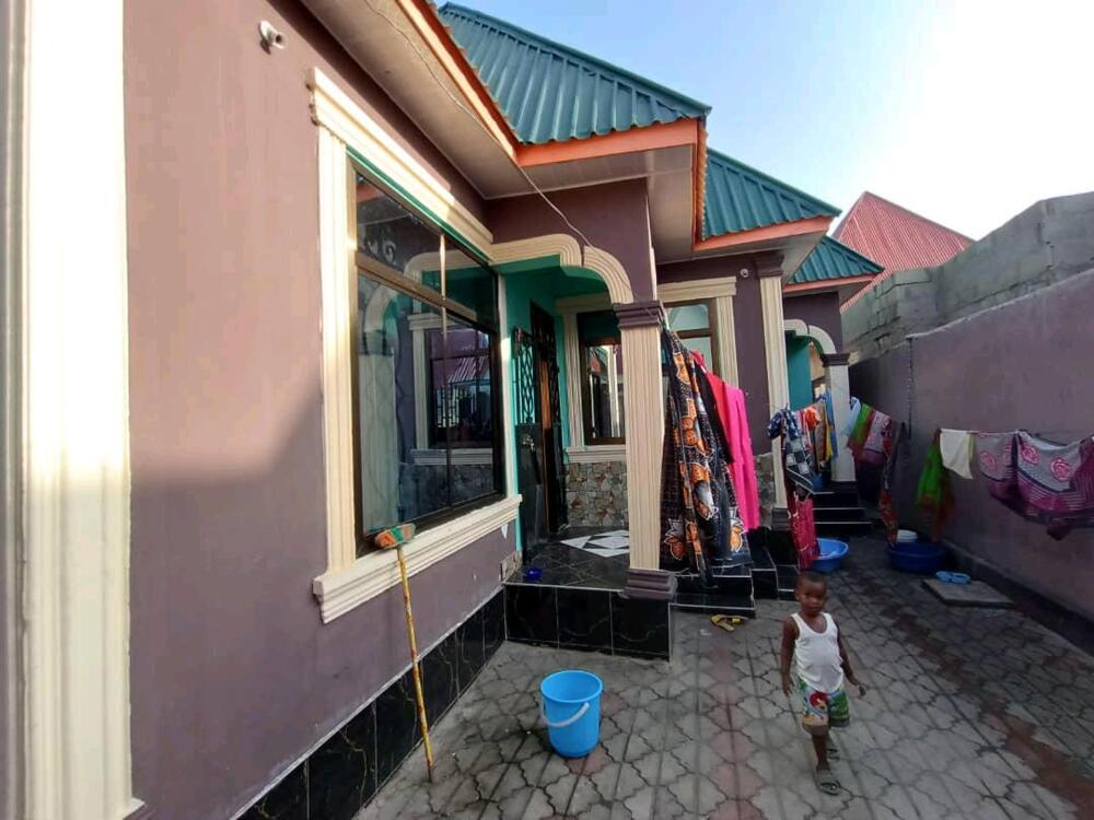 Nyumba inauzwa..house for sale Kupatana