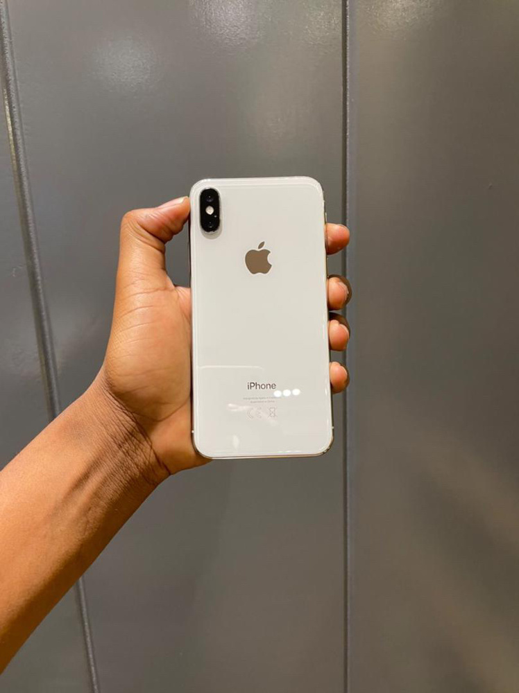 iPhone X/64GB/ホワイト/85％ faceIDが不可 ジャンク扱い