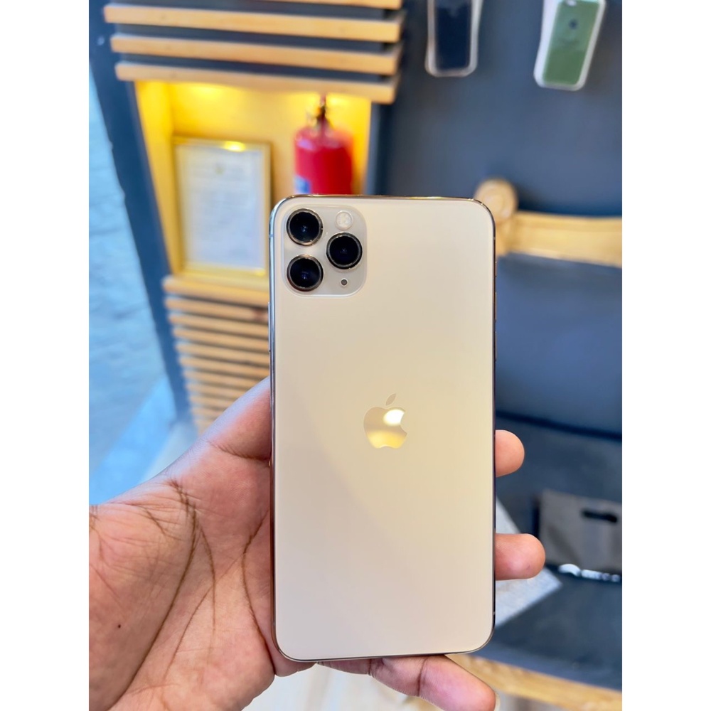 APPLE 〔中古〕iPhone11ProMax 256GB スペー ...