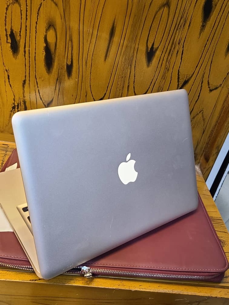 MacBook Pro Core I5 Ram8gb 500 | Kupatana