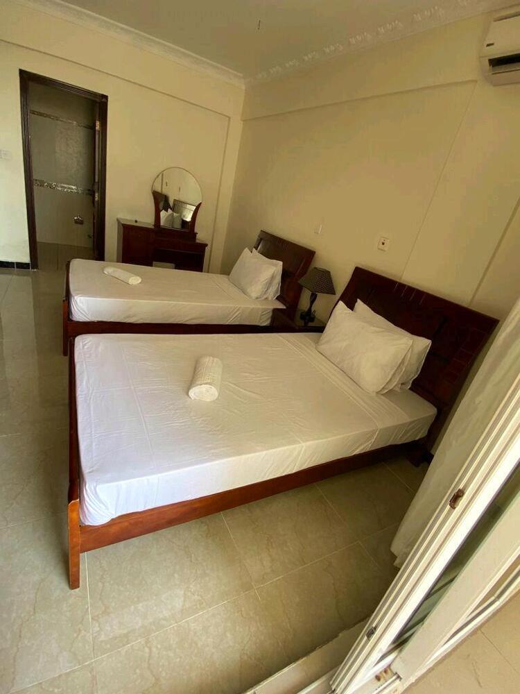 3 bed room apartment for rent sea view a Kupatana