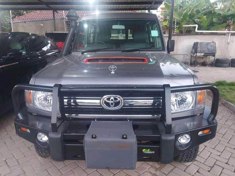 LAND CRUISER HARD TOP2009 MODEL (DW..) Kupatana