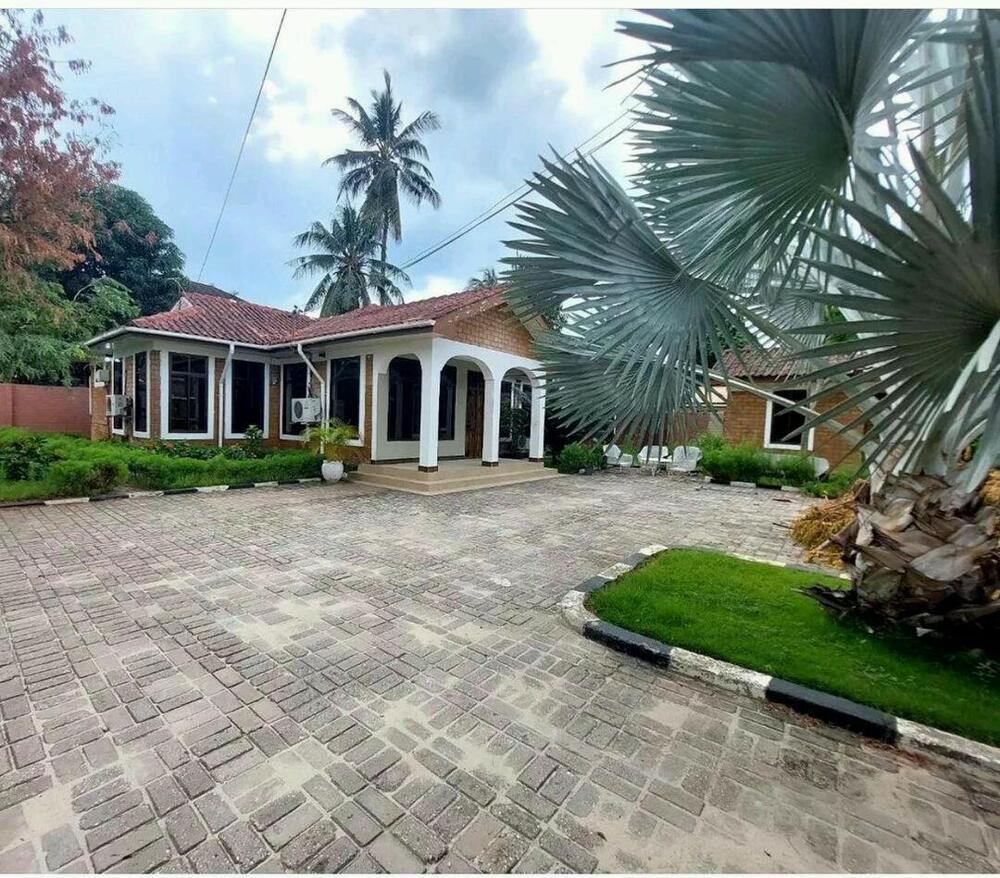 HOUSE FOR RENT MIKOCHENI Kupatana