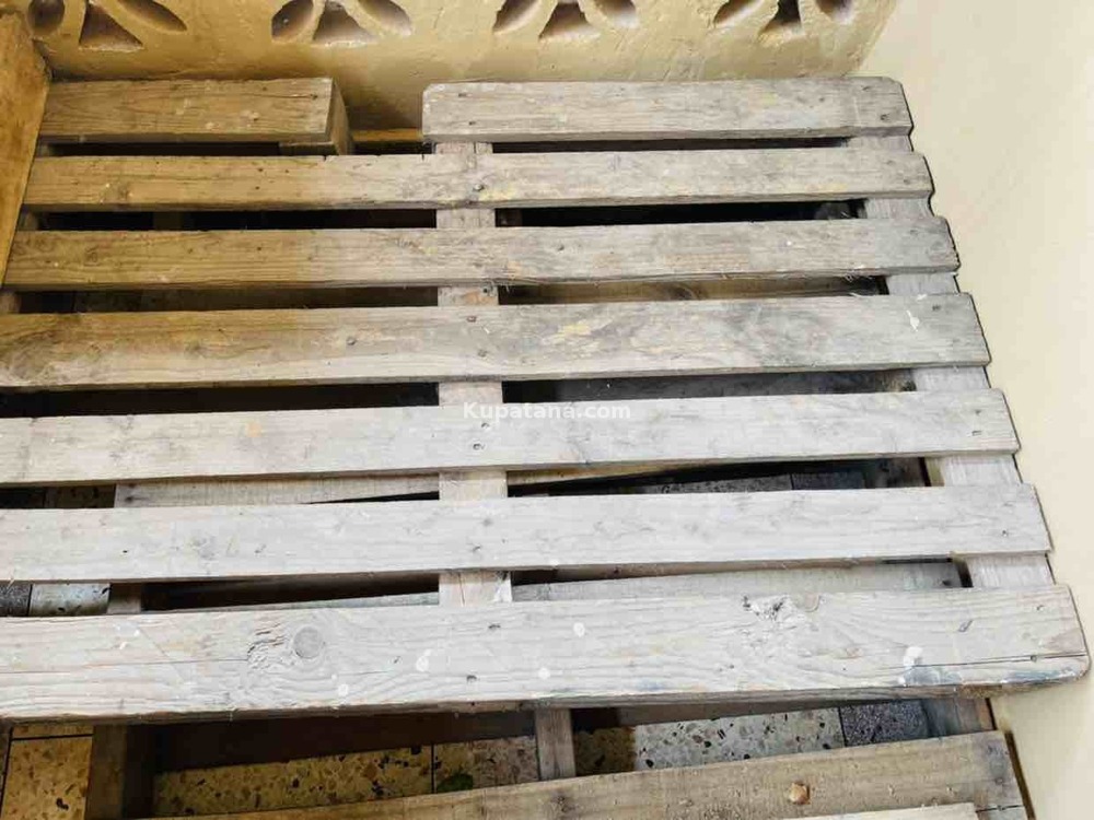 Shelves Za Mbao Zinauzwa Kupatana