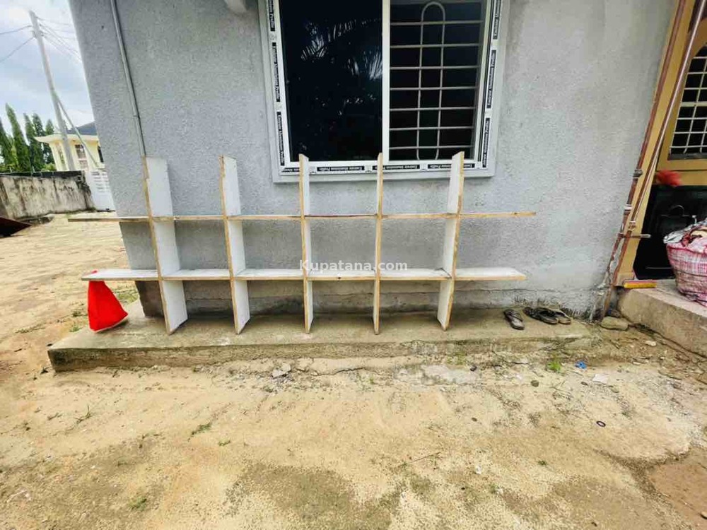 Shelves Za Mbao Zinauzwa Kupatana