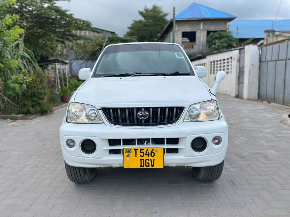 Buy used toyota cami white car in dar es salaam in dar es salaam
