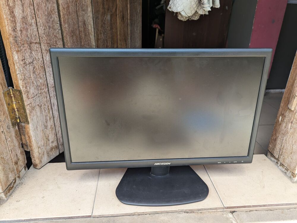 hikvision 21.5 monitor