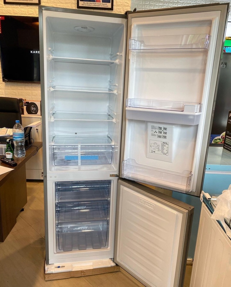 hisense 269 l bottom fridge freezer with water dispenser