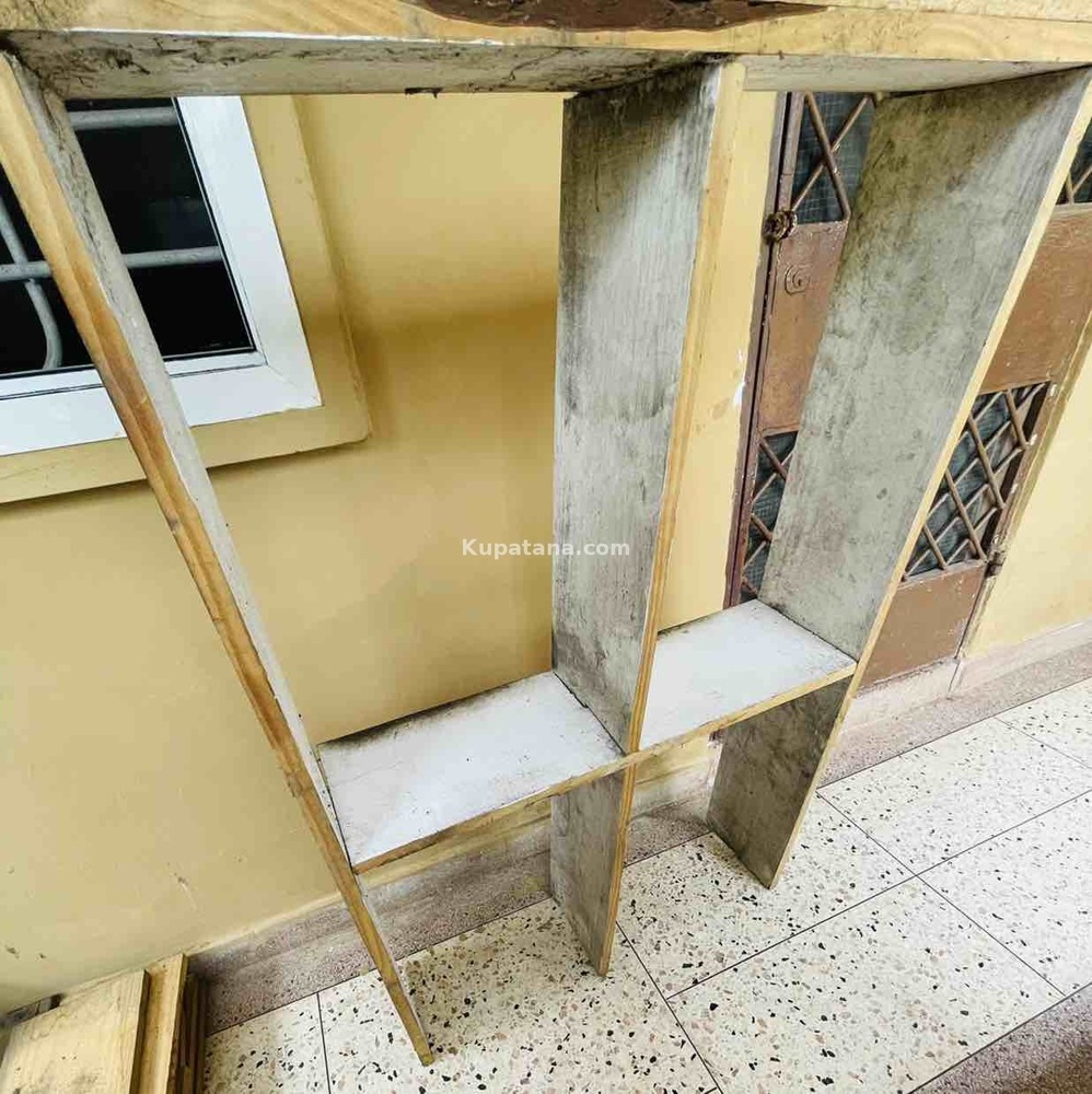 Shelves Za Mbao Zinauzwa Kupatana