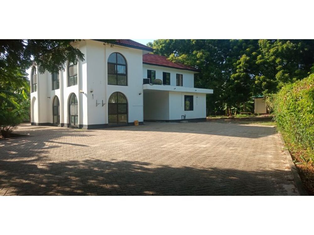 4bed house at oyster bay1500 Kupatana