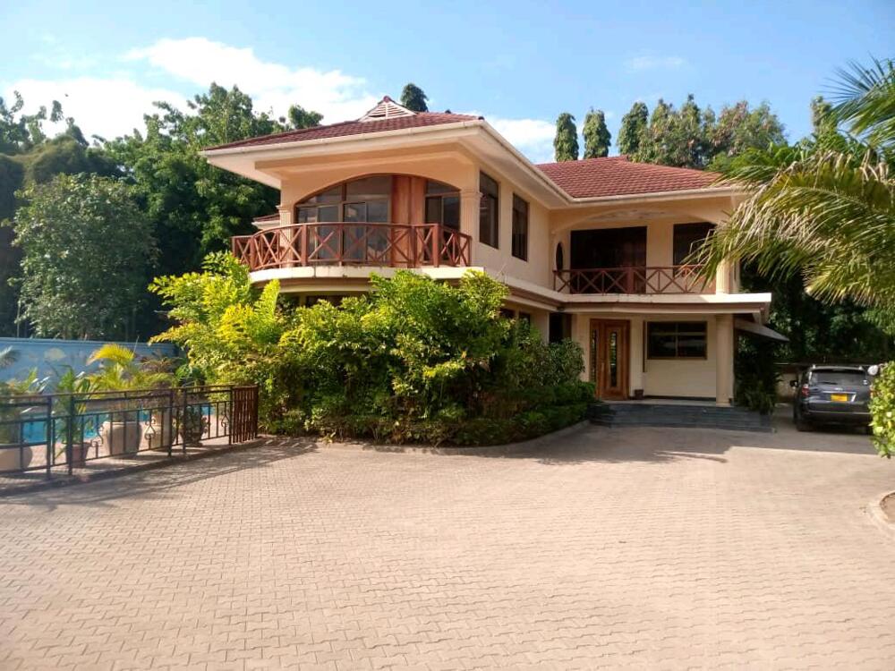 House for rent 4 bedroom Kupatana