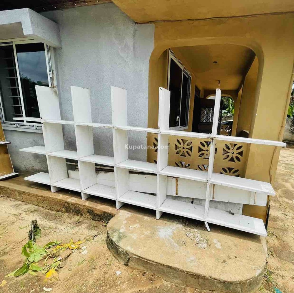 Shelves Za Mbao Zinauzwa Kupatana