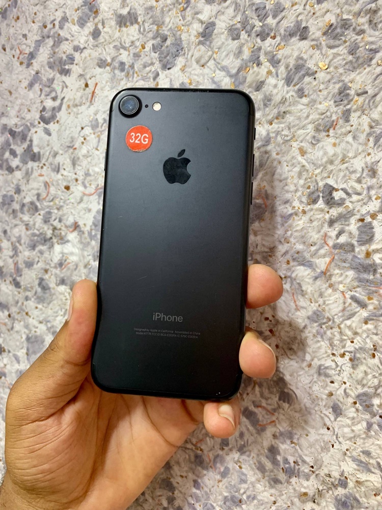 iphone 7 plain black