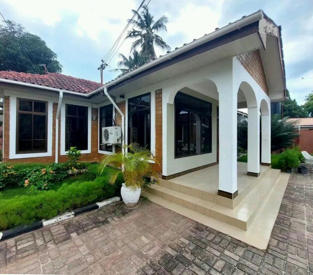 HOUSE FOR RENT MIKOCHENI Kupatana