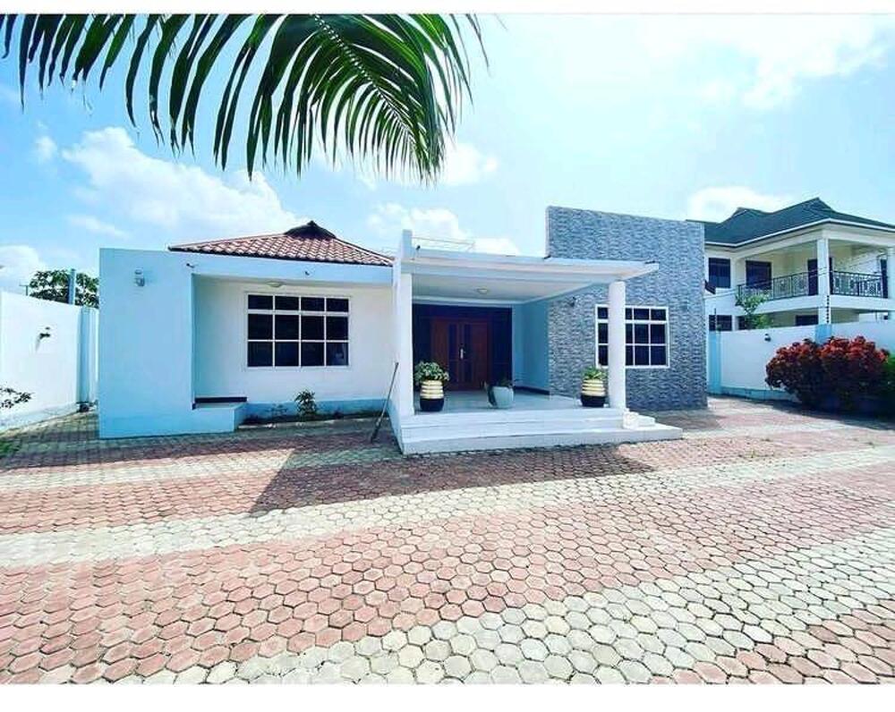 House for sale ununio beach | Kupatana