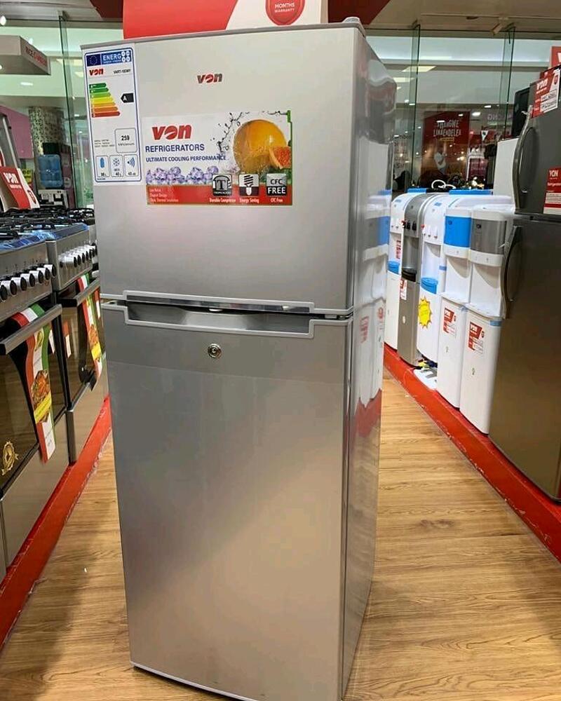 BRAND NEW VON HOTPOINT REFRIGERATOR 118 Kupatana