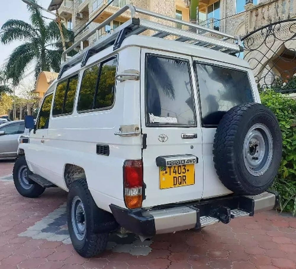 Toyota Land Cruiser Inauzwa Milioni 60 Kupatana