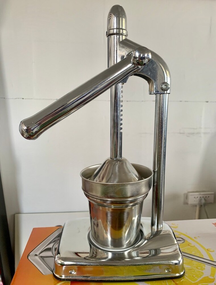 Commercial citrus press Kupatana