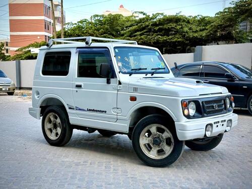 NAUZA SUZUKI JIMMY 