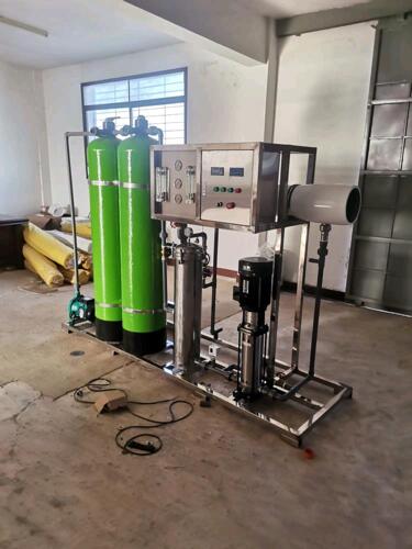 Water filtration machine