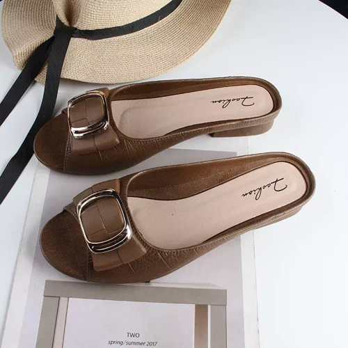 Women's flat shoes 