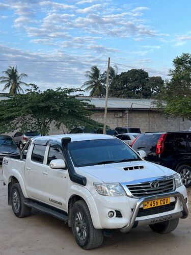 Hilux double Cabin Pickup vigo