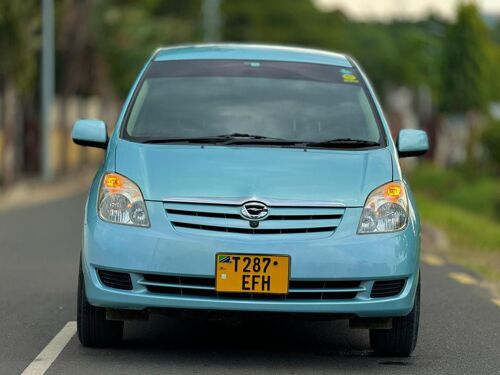 Toyota spacio mwaka 2004c