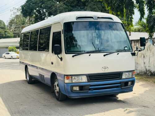 NAUZA TOYOTA COASTER 