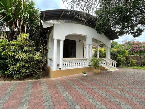 NICE STAND ALONE FOR RENT 