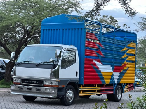 Mitsubishi CANTER mil 83 tu