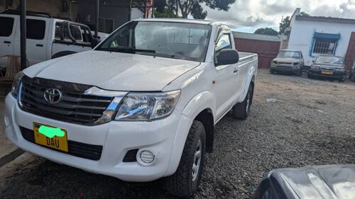 Toyota hillux single cabin