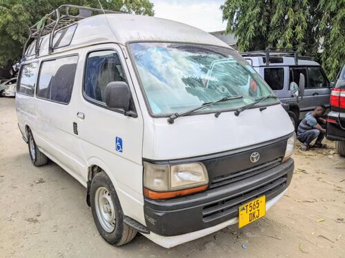 TOYOTA HIACE