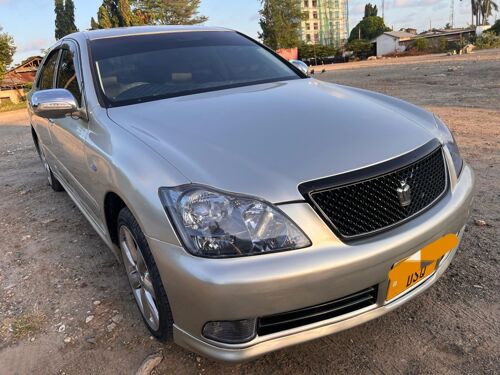 Inauzwa Toyota crown Athletics