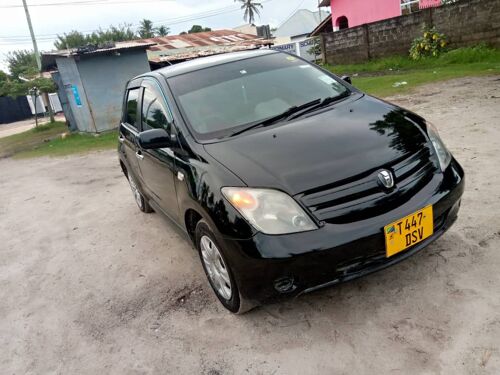 Toyota ist  cc1490 