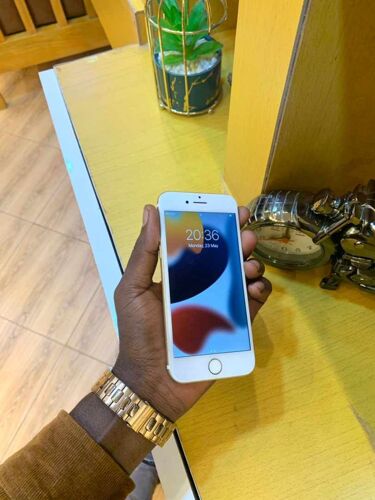 iPhone 7plain gb128 Clean