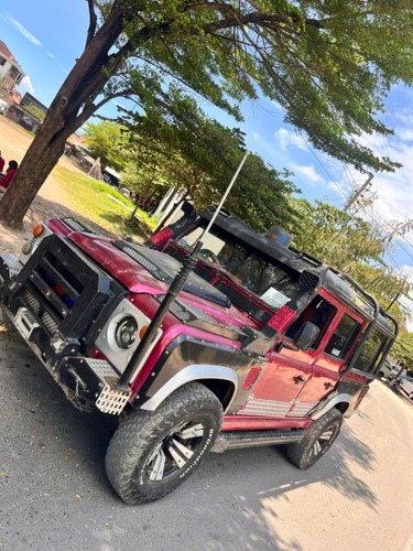 NAUZA LAND ROVER 