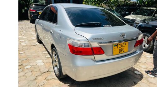 Toyota premio new model f