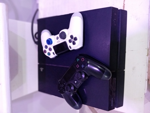 Playstation (Ps) 4 fat