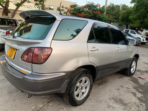 Toyota Harrier Old 
