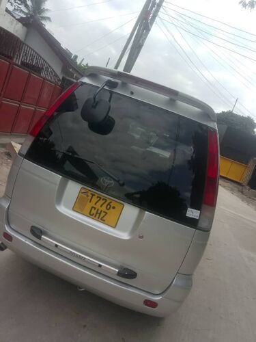 Toyota Noah SR 50 