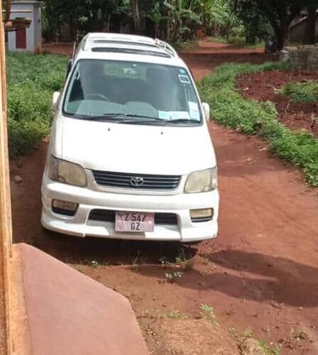 Toyota Noah 