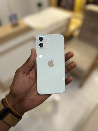 iPhone 12 plain 