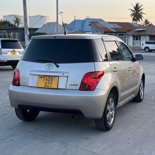 Toyota IST inauzwa 13.5