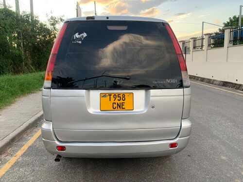 Toyota Noah CNJ