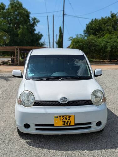 Toyota sienta INAUZWA MWANZA 