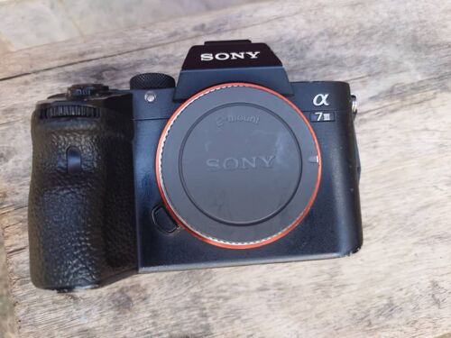 SONY ALPHA 7III BODY