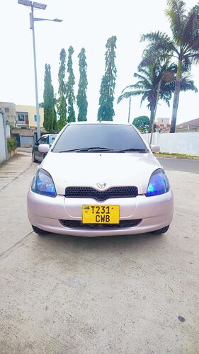 VITZ GARI NZURI SANA 