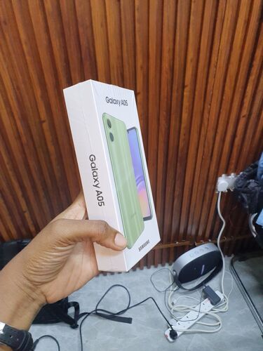 SAMSUNG A05