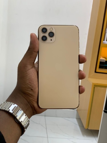 IPHONE 11 promax 0675333716